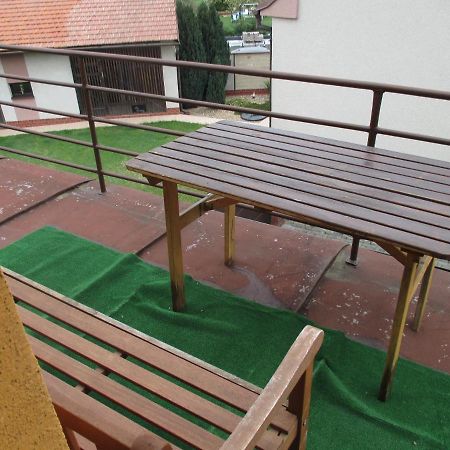 RD Černčín Bučovice Apartamento Exterior foto