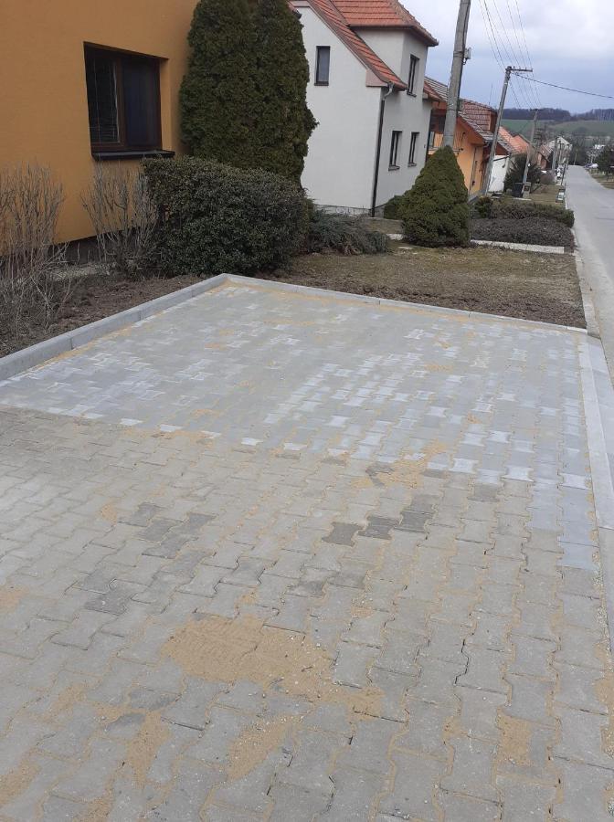 RD Černčín Bučovice Apartamento Exterior foto