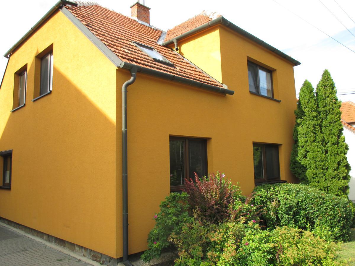 RD Černčín Bučovice Apartamento Exterior foto
