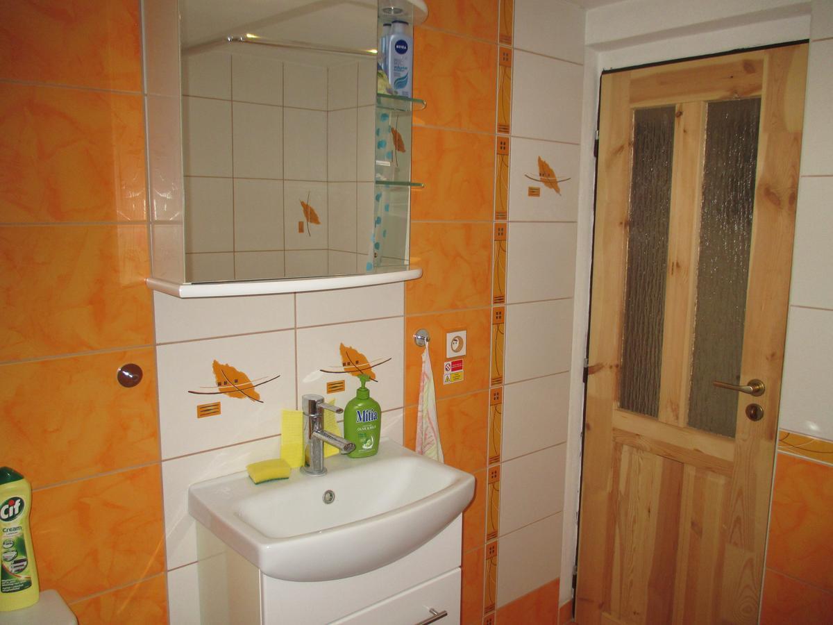 RD Černčín Bučovice Apartamento Exterior foto